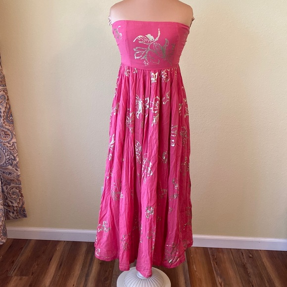 Free People Dresses & Skirts - Free People Strapless Dress in Salmon with Gold Print